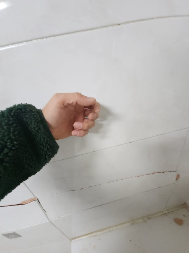 용산구 욕실 벽타일 교체 들뜬 타일 수리