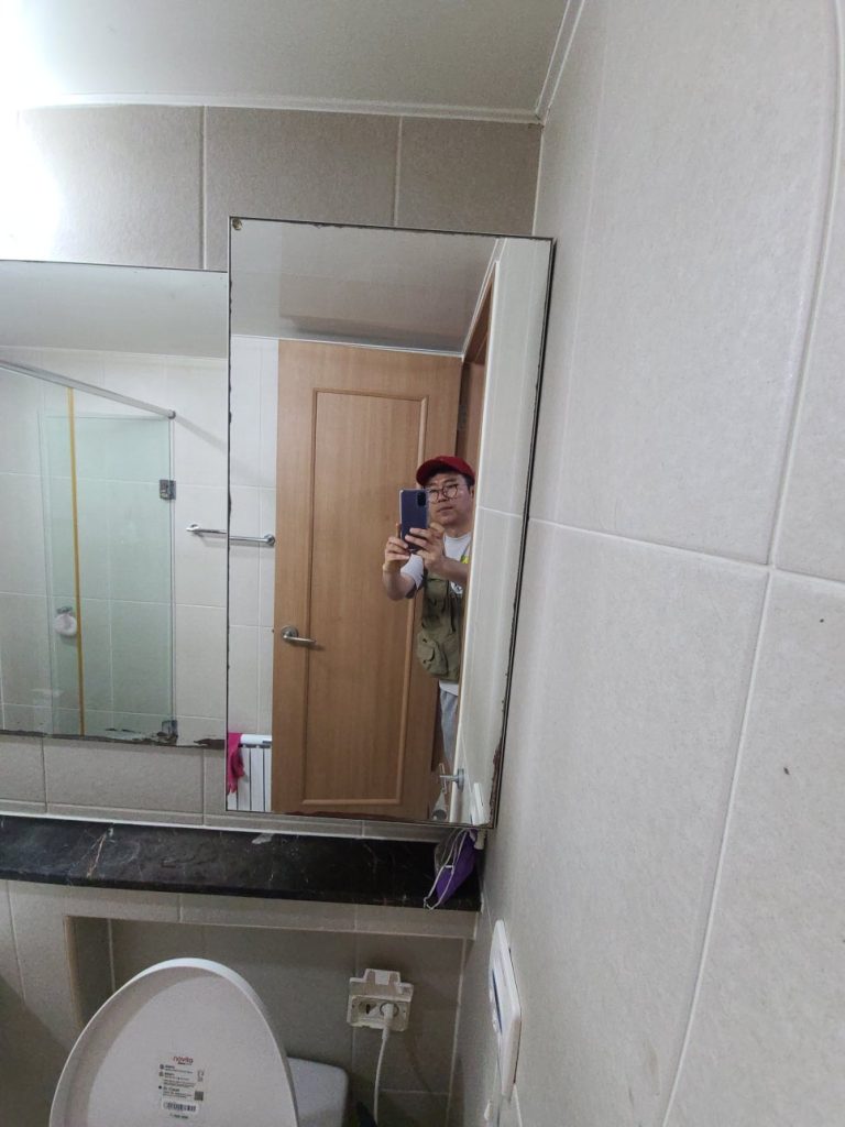 노원구 욕실 수건장 교체 화장실 거울 수납장 설치